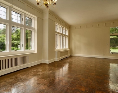 8 Old Park Road - Photo Thumbnail 4