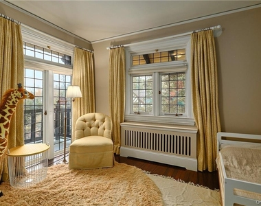 8 Old Park Road - Photo Thumbnail 14
