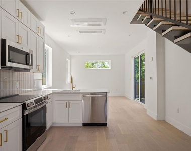 2609 Davis Ln - Photo Thumbnail 8