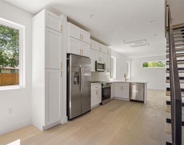2609 Davis Ln - Photo Thumbnail 4