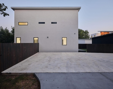 2609 Davis Ln - Photo Thumbnail 2