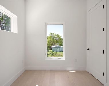 2609 Davis Ln - Photo Thumbnail 17