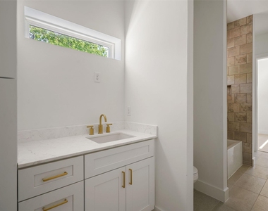2609 Davis Ln - Photo Thumbnail 18