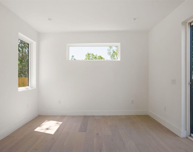 2609 Davis Ln - Photo Thumbnail 12