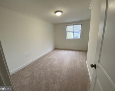 2838 Hartford Street Se - Photo Thumbnail 8