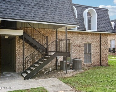 851 Bert Road - Photo Thumbnail 20
