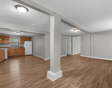 1811 39th Street - Photo Thumbnail 9