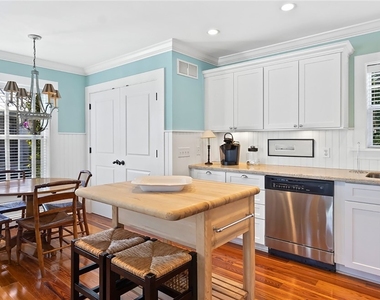 187 Broad Avenue S - Photo Thumbnail 24