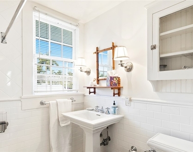187 Broad Avenue S - Photo Thumbnail 13