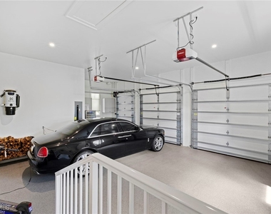 2961 Sanborn Avenue - Photo Thumbnail 45