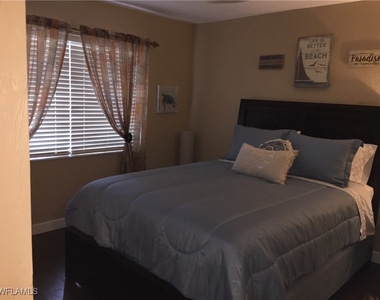 4060 Ice Castle Way - Photo Thumbnail 10