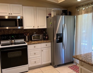 4060 Ice Castle Way - Photo Thumbnail 3