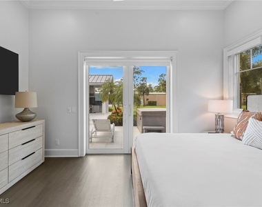2961 Sanborn Avenue - Photo Thumbnail 43