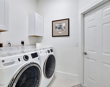 2515 Royal Palm Court - Photo Thumbnail 22