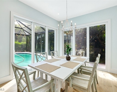 2515 Royal Palm Court - Photo Thumbnail 12