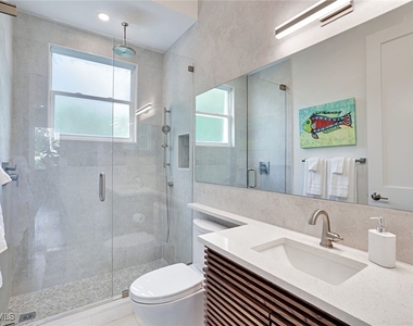 2515 Royal Palm Court - Photo Thumbnail 20