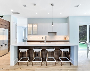 2515 Royal Palm Court - Photo Thumbnail 9