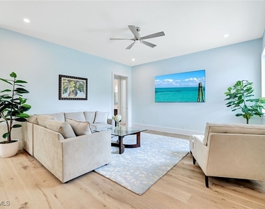 2515 Royal Palm Court - Photo Thumbnail 5