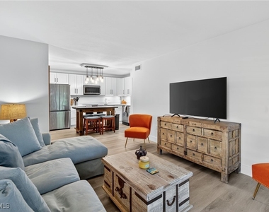 1215 Edington Place - Photo Thumbnail 23