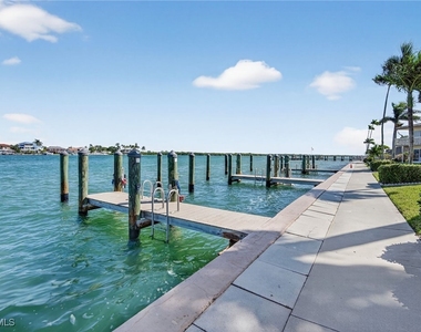 1215 Edington Place - Photo Thumbnail 12