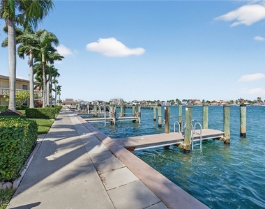 1215 Edington Place - Photo Thumbnail 11