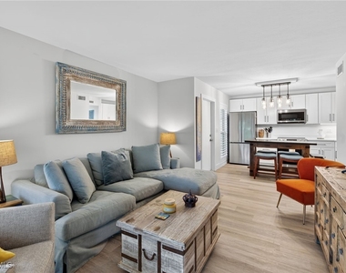 1215 Edington Place - Photo Thumbnail 22