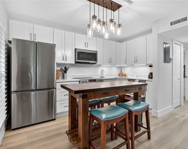 1215 Edington Place - Photo Thumbnail 21