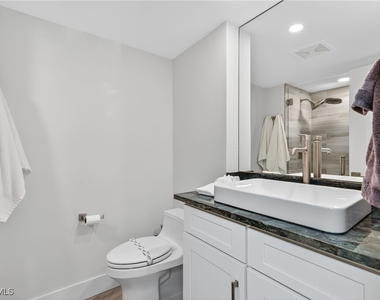 1215 Edington Place - Photo Thumbnail 15