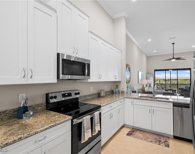 9402 Pocida Court - Photo Thumbnail 10