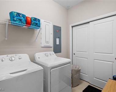 9402 Pocida Court - Photo Thumbnail 16