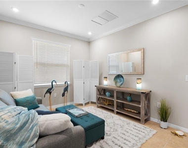 9402 Pocida Court - Photo Thumbnail 14