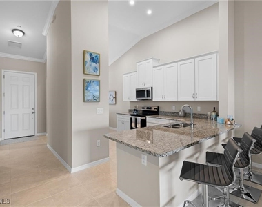 9402 Pocida Court - Photo Thumbnail 8