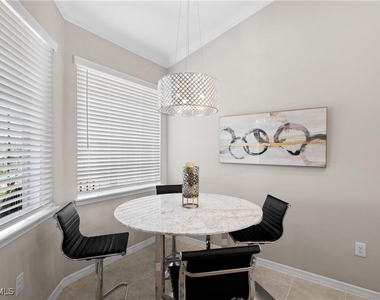 9402 Pocida Court - Photo Thumbnail 12