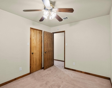 17406 Bobcat Trail - Photo Thumbnail 20