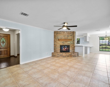 17406 Bobcat Trail - Photo Thumbnail 4