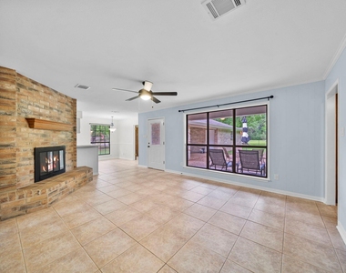 17406 Bobcat Trail - Photo Thumbnail 3