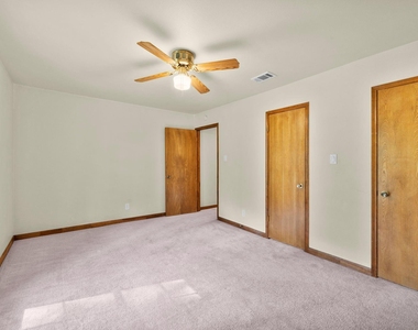 17406 Bobcat Trail - Photo Thumbnail 23