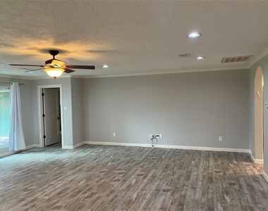 9614 Greenwillow Street - Photo Thumbnail 7