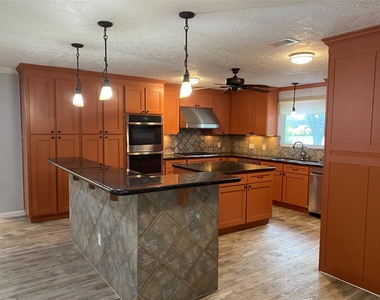 9614 Greenwillow Street - Photo Thumbnail 14