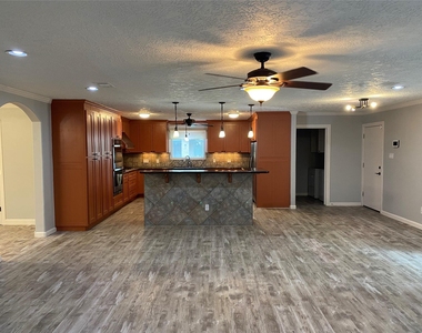 9614 Greenwillow Street - Photo Thumbnail 12