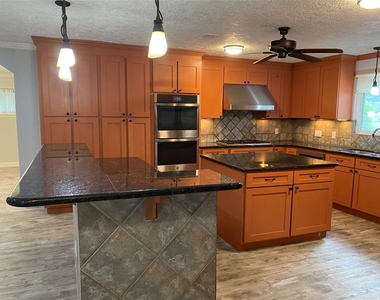 9614 Greenwillow Street - Photo Thumbnail 10