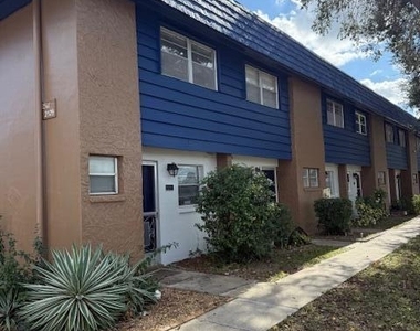 2511 Country Club Drive - Photo Thumbnail 16