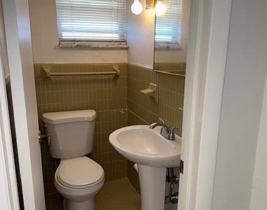 2511 Country Club Drive - Photo Thumbnail 6