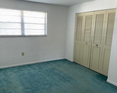 2511 Country Club Drive - Photo Thumbnail 12
