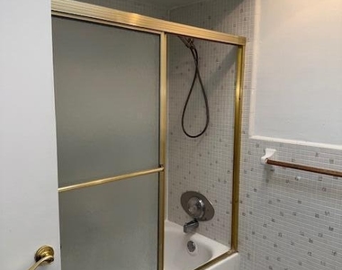 2511 Country Club Drive - Photo Thumbnail 10