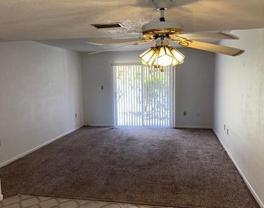 2511 Country Club Drive - Photo Thumbnail 4