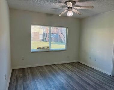 9013 Westchester Circle - Photo Thumbnail 2