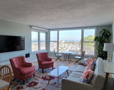 632 Edgewater Drive - Photo Thumbnail 4