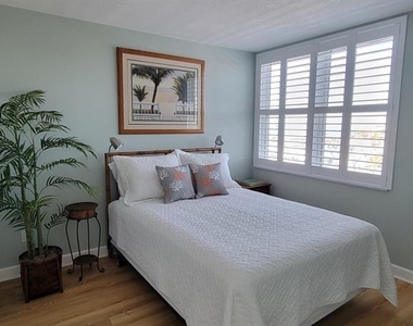 632 Edgewater Drive - Photo Thumbnail 5