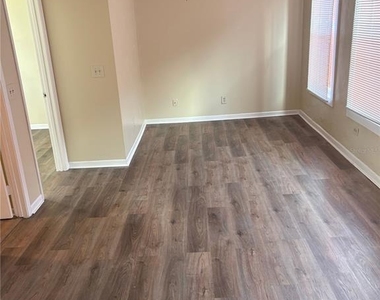 111 S Newport Avenue - Photo Thumbnail 3
